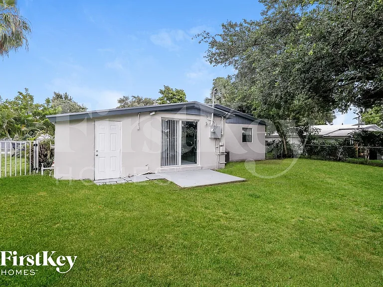 5826 N Farragut Dr — Photo 15