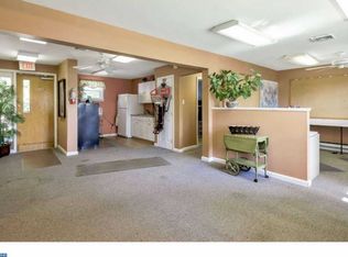20 Heights Ln, Feasterville Trevose, PA 19053