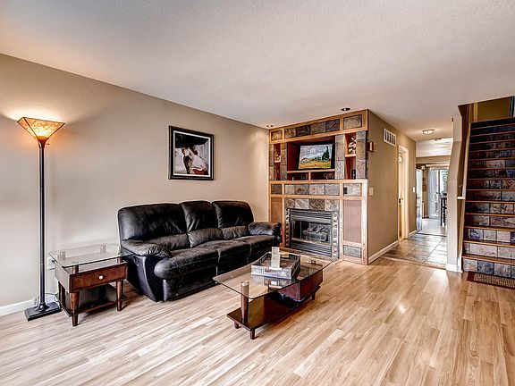 Nice Living Room w/Fireplace
