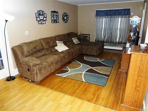 3rd image of 2796 W Pleasant Ave