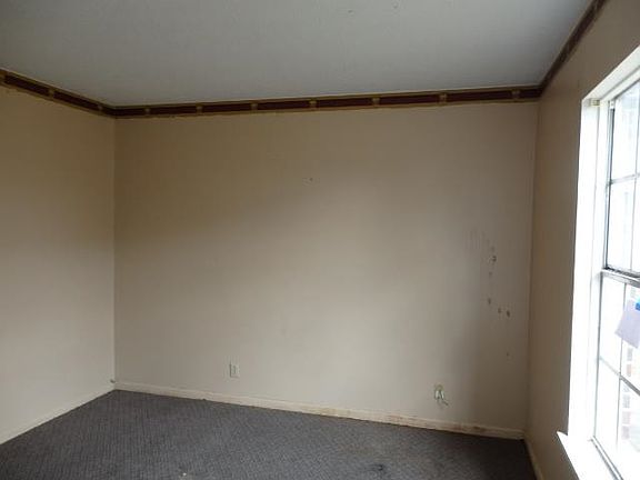 2nd image of 105 Amelia Dr