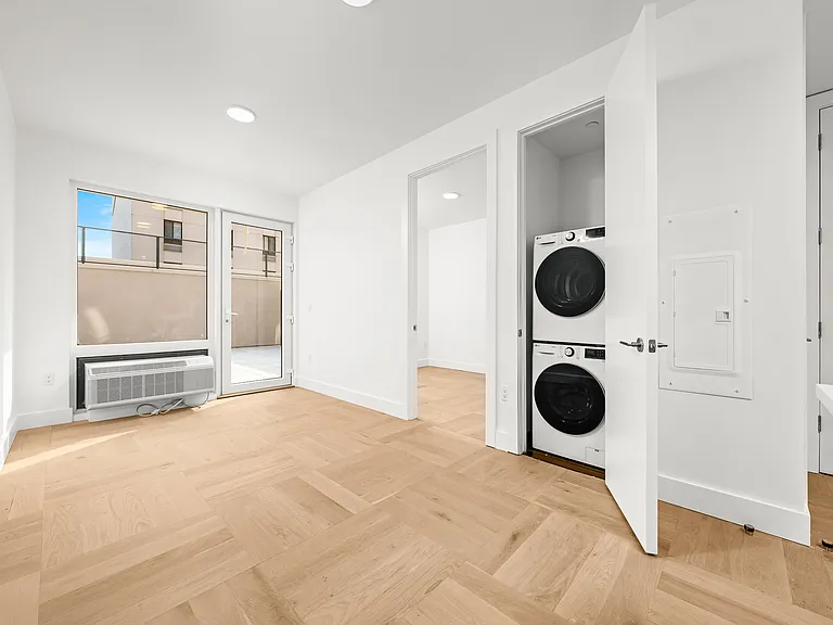 526 Baltic St #2D — Photo 4