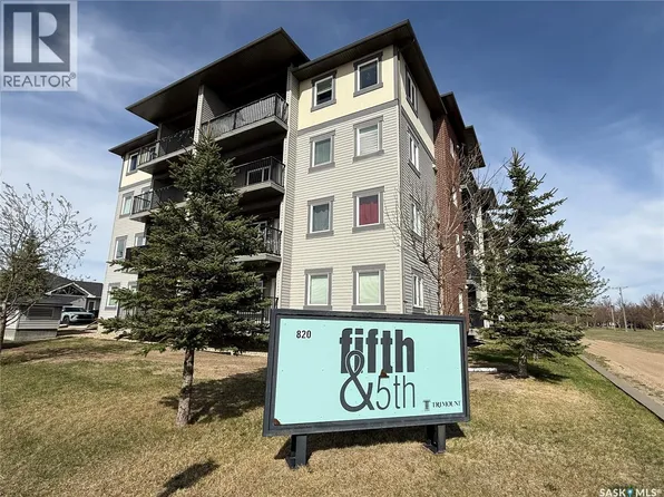 302 5th St NE #820, Weyburn, SK S4H 0Y9