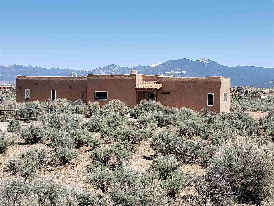 1st image of 27 Camino Campana