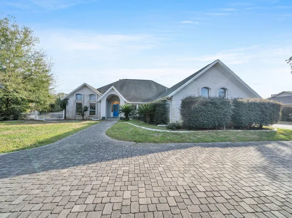 83 Lake Lorraine Cir, Shalimar, FL 32579