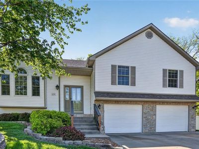 634 Hillcrest Cir, Lansing, KS, 66043