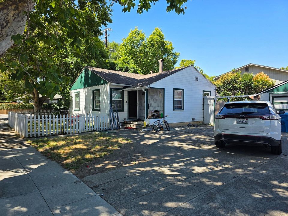 1st image of 1323 2nd Ave