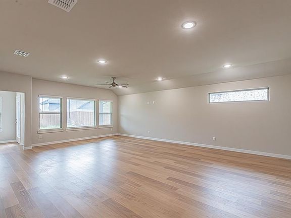 4th image of 257 Hope Orchards Dr