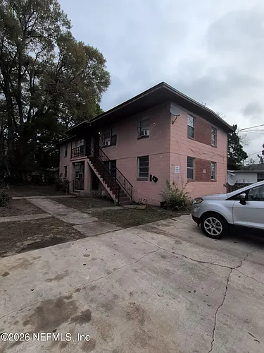 1145 W 25th St Photo 1