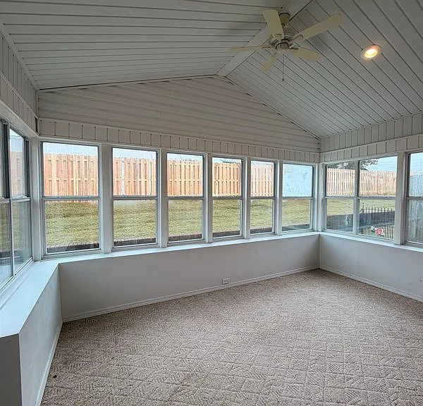 31 Enclave — Photo 20