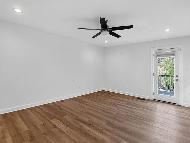 9609 Bay St #19 — Photo 6