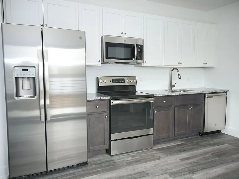 6162 Ridge Ave — Photo 7
