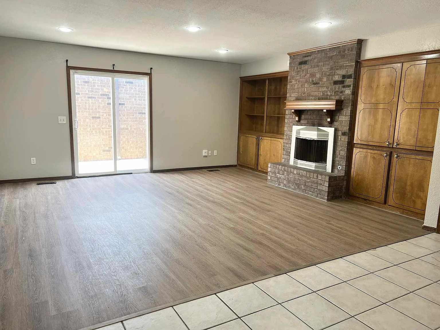 2 bed, 2.5 bath, 1634 sqft, $1,300 — Photo 3