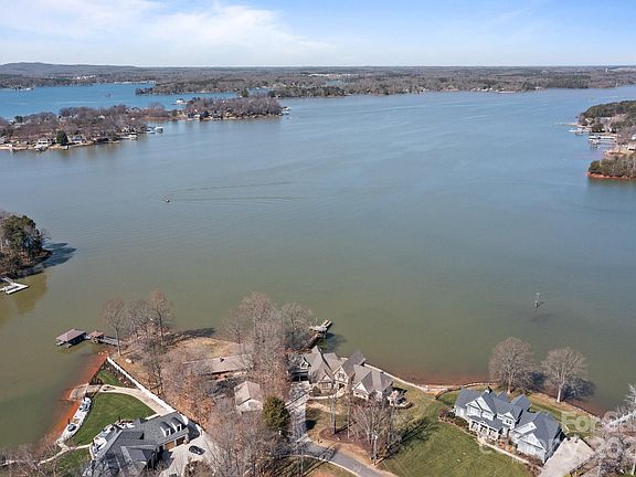 5th image of 134 Larkhaven Ln