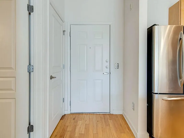 3000 Vanderbilt Pl #324 — Photo 10