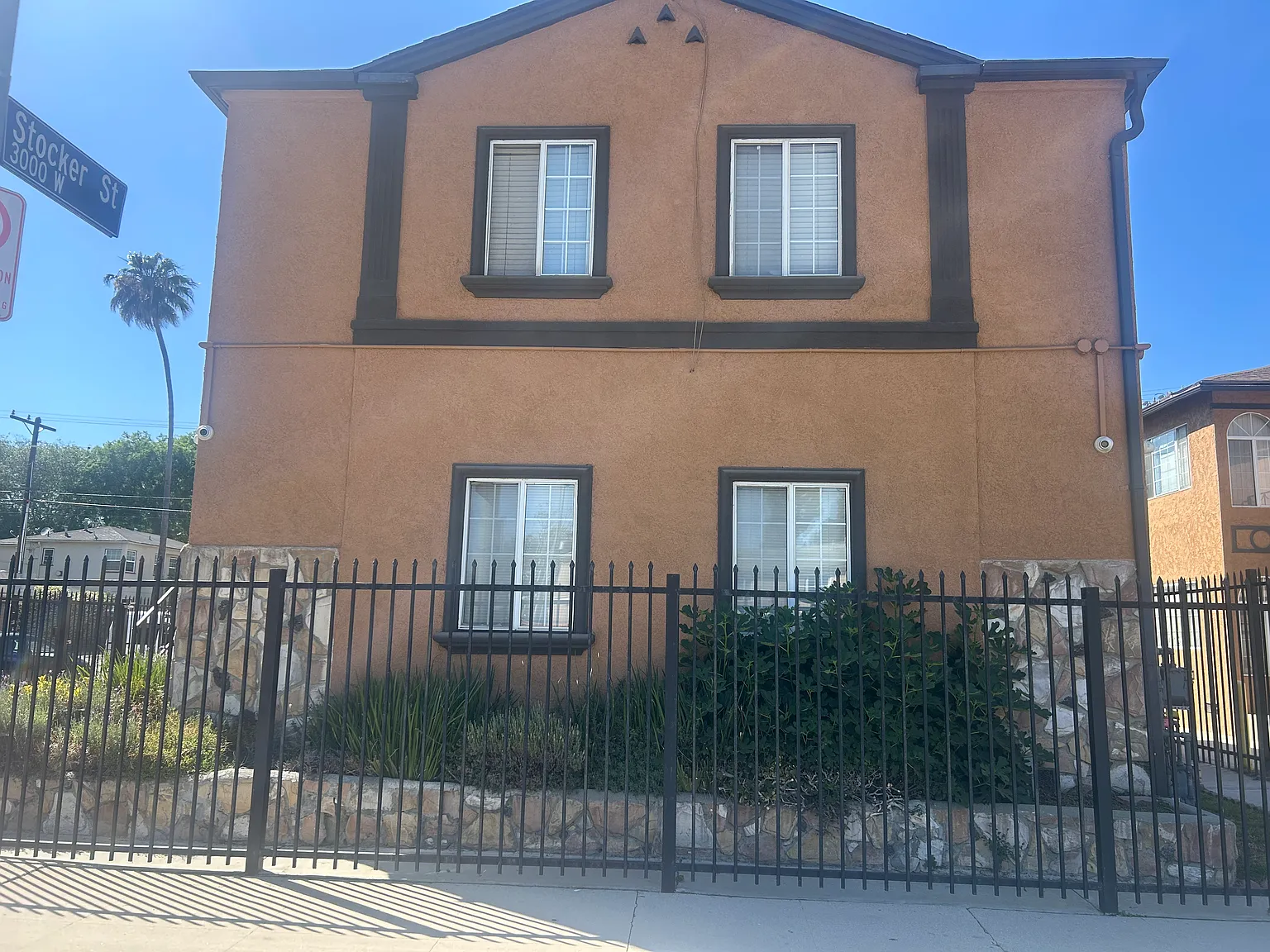 2 bed, 780 sqft, $2,450 — Photo 1