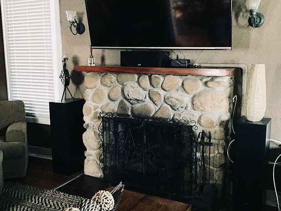 3rd image of 84 Wilmette Ave