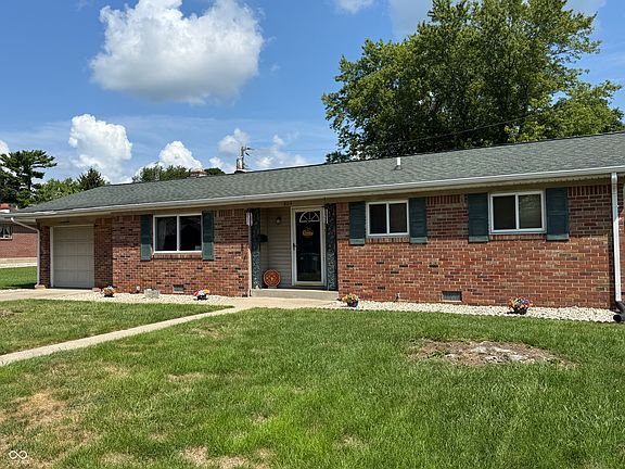 2nd image of 804 Parkview Dr
