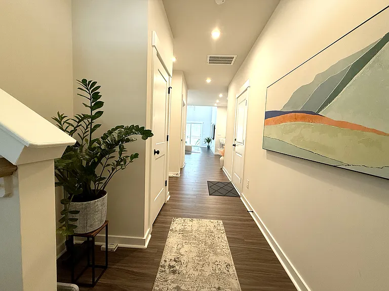 9451 Munsing Dr — Photo 3