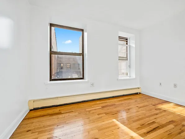 274 Nagle Ave APT 2E, New York, NY 10034