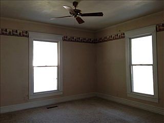 5th image of 1107 N Main St