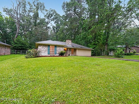 3rd image of 163 Holly Hill Dr