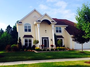 470 Bobolink Ave, Grafton, WI 53024