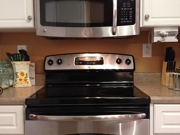 Central Hub
						:
						Ceramic tile, white cabinets, SS appliances, upgraded lighting, warm, open feel