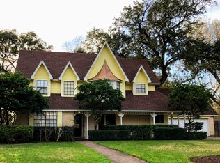 309 Huckleberry Dr, Lake Jackson, TX 77566