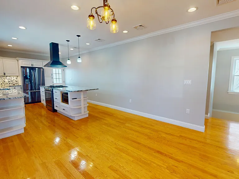 41 Winchester St #1 — Photo 9