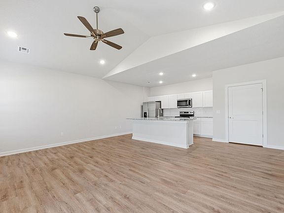 5th image of 3580 E Bearsden St