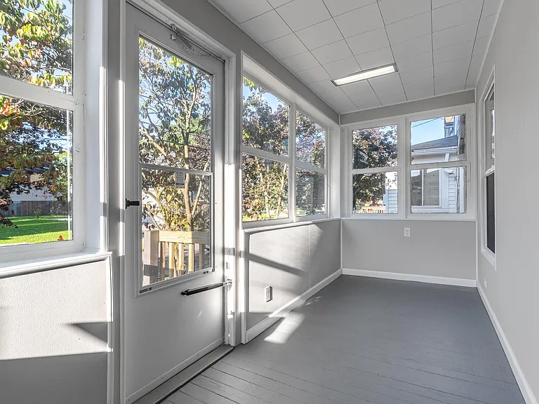 312 Upland Ave — Photo 11