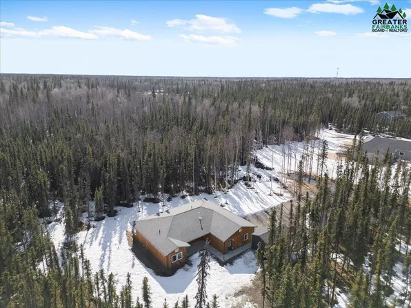 3635 Preston Dr, North Pole, AK 99705