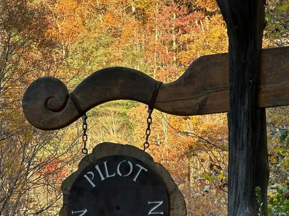 0 Parachute Rdg, Glenville, NC 28736