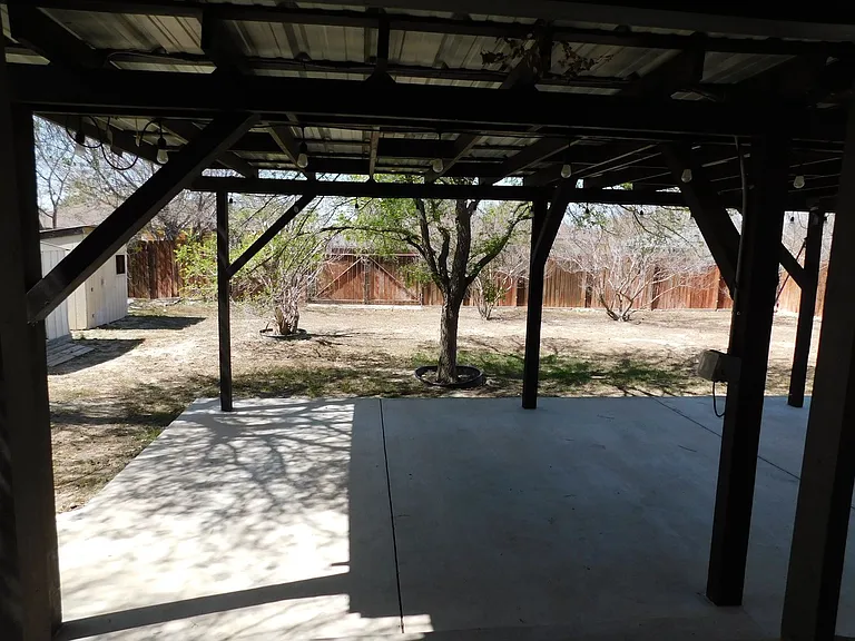 114 Caballo Dr — Photo 10