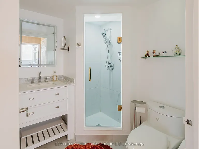 270 Davis Dr #209 — Photo 17