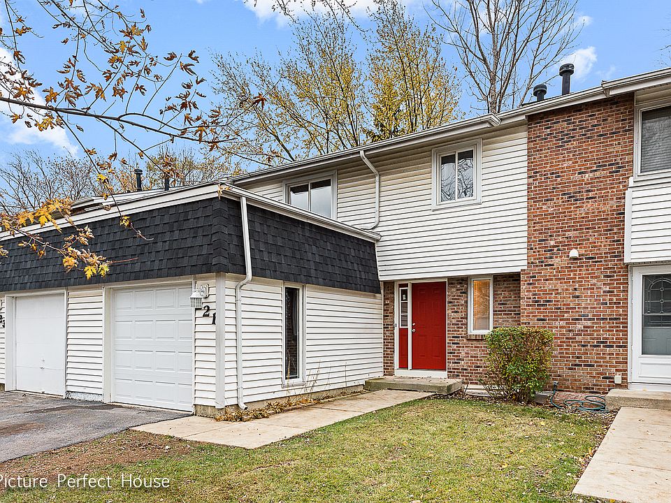 1st image of 221 Douglass Way