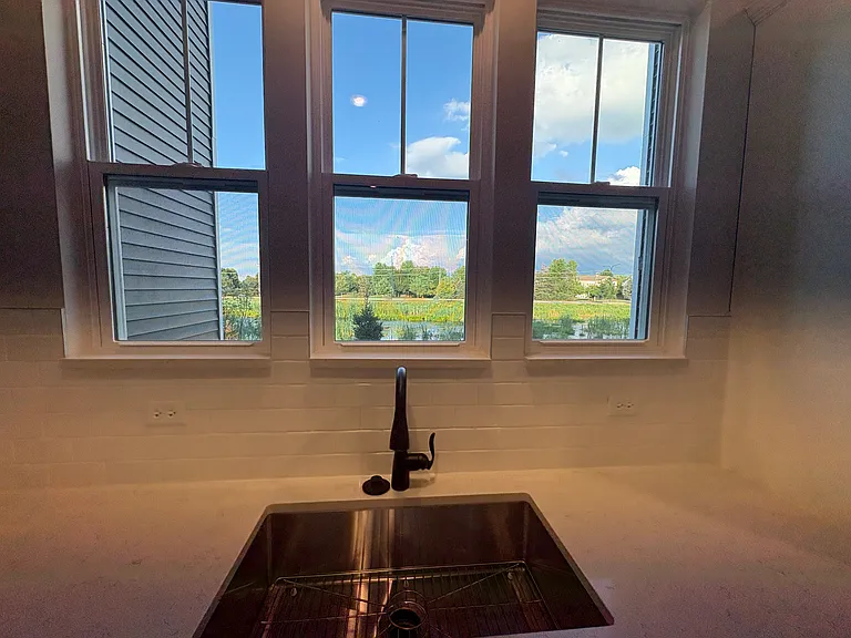 24434 W Alexis Ln — Photo 11
