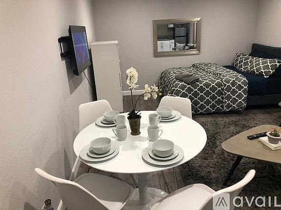 3rd image of 200 S La Fayette Park Pl APT 5