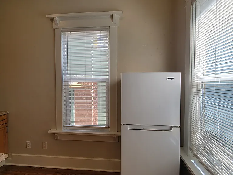 255 6th Ave NE #5 — Photo 5