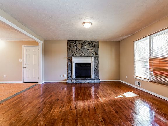 4th image of 2830 Broxton Mill Ct