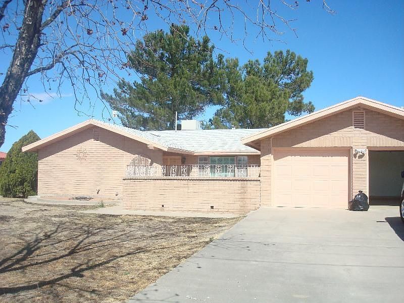 2nd image of 305 Hallas Rd