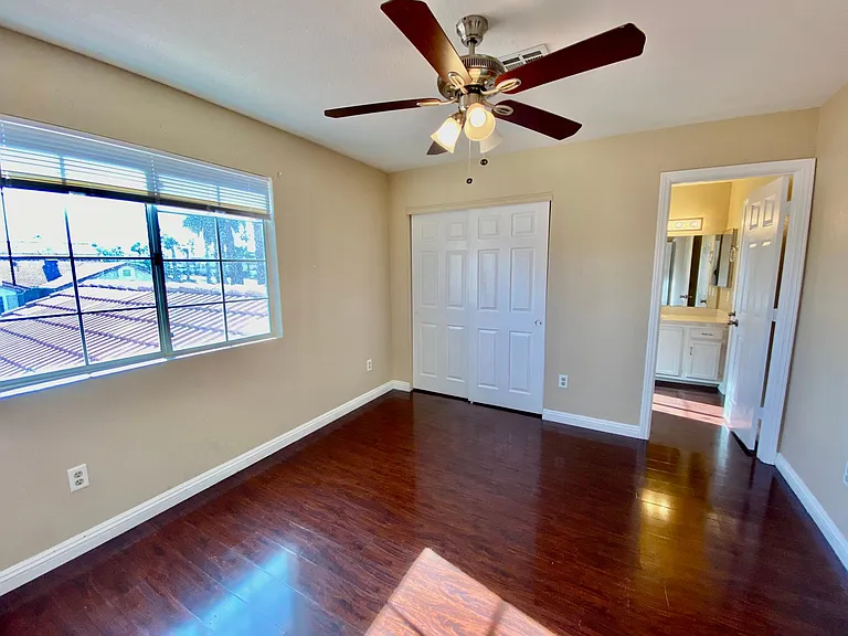 6580 Goldensun Ct — Photo 33