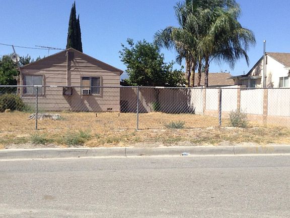 3rd image of 1662 E Cooley Ave