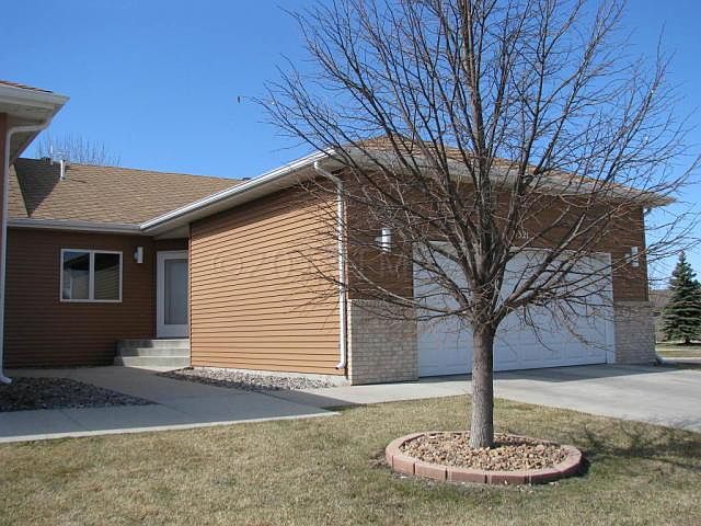 1st image of 3321 W Prairiewood Dr S