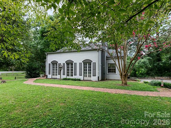 3rd image of 210 Baker Rd