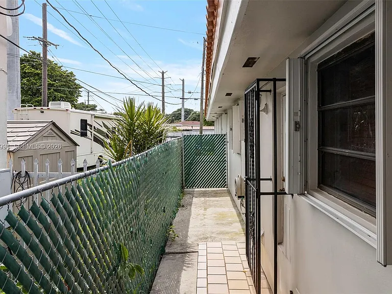 337 Grand Canal Dr #1 — Photo 17