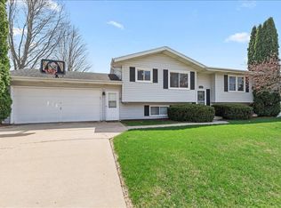 1707 Larkspur LANE, West Bend, WI 53090