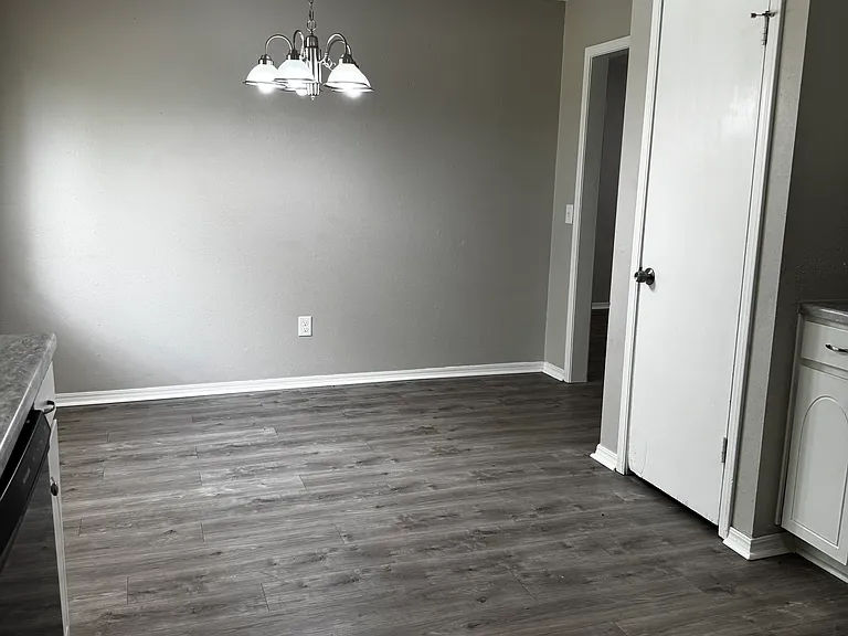 220 Bainbridge Rd — Photo 10