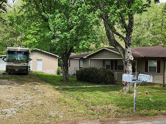 2nd image of 1009 Roysden Rd